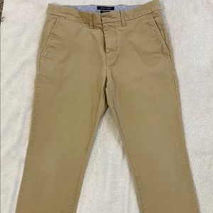 Tommy Hilfiger Mens SlimFit Chino Pants